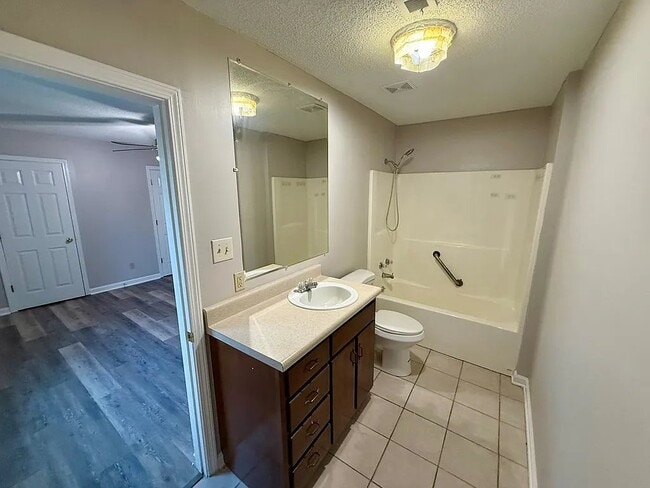 Photo - 213 Randolph St
