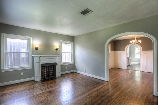 Photo - 926 Dorothy St