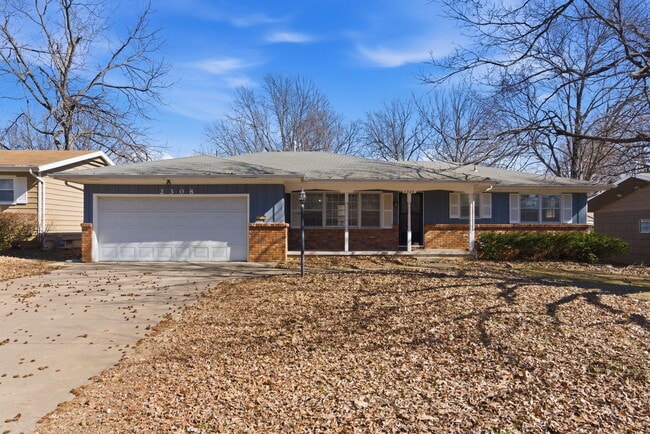 Photo - 2308 S Hampton Ave