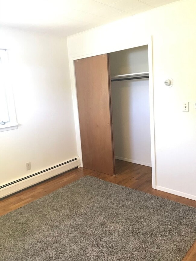 Photo - Upper Unit 2 Bedroom 1 Bathroom