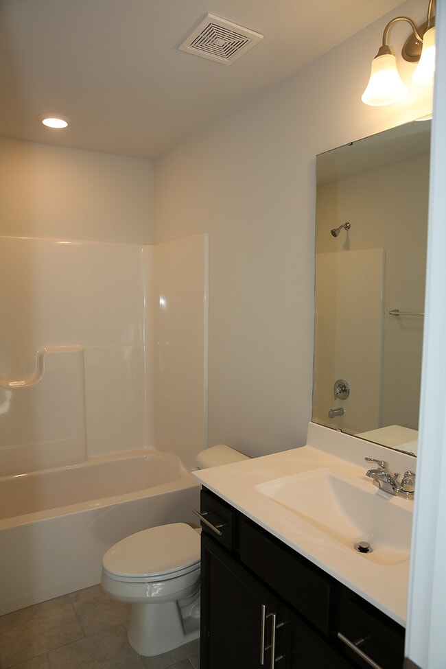 Photo - 1056 Shoreside Dr