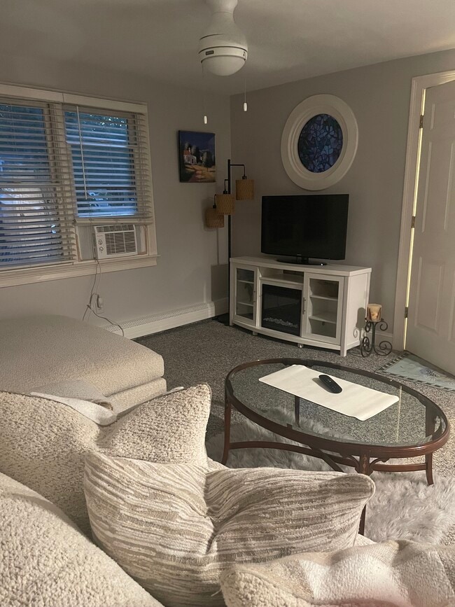 Photo - 185 Monhegan Rd Unit Apartment