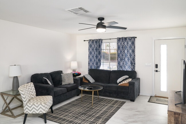 Photo - 51700 Avenida Martinez