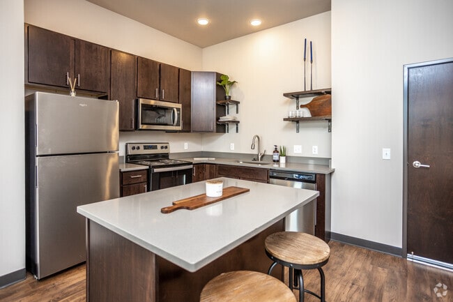 1BR, 1BA - 630 SF - Brick Towne at Prairie Crossing