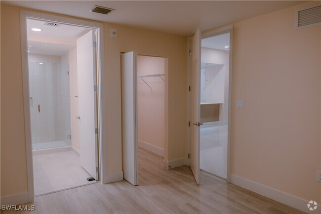 Building Photo - 26110 Rosewood Pointe Dr Unit C303 Rental