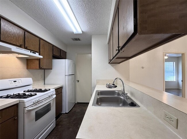 Photo - 701 Gamez Cove Unit B