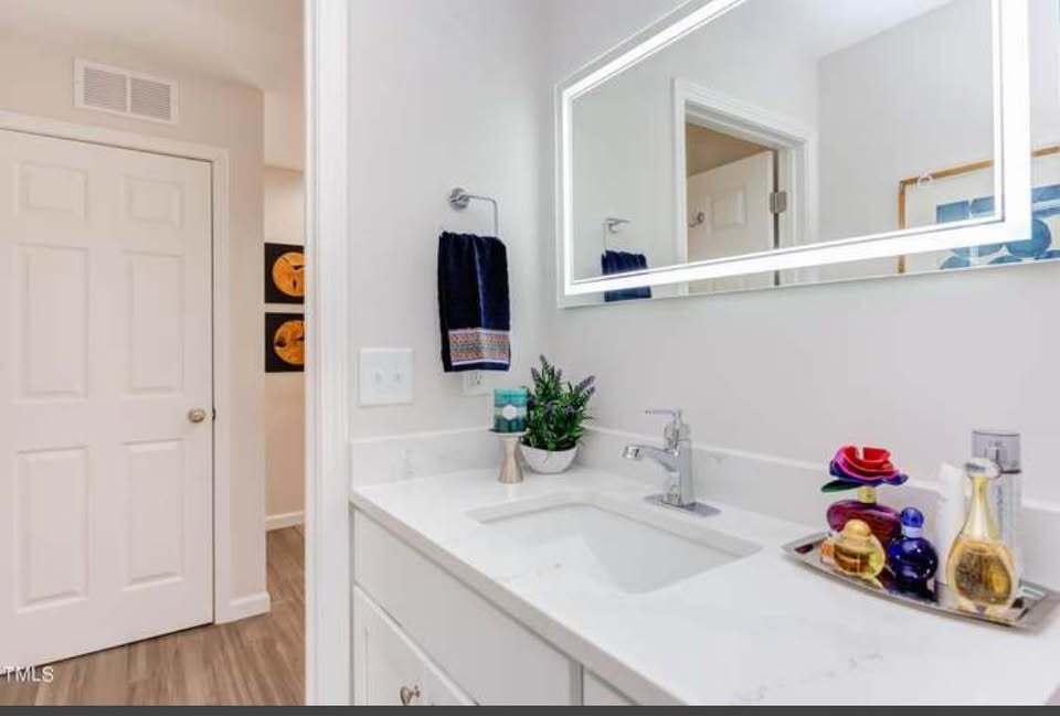 Photo - 1309 Hudson Ave Unidad B14