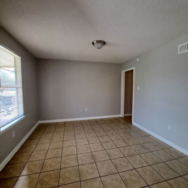 Photo - 3387 Barbwood Dr