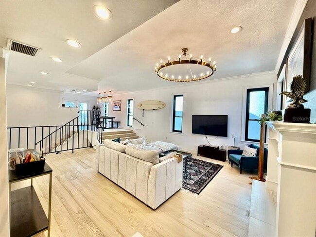 Photo - 162 E Davis Blvd