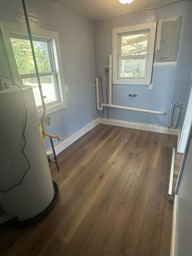 Laundry room - 2037 E 31st St