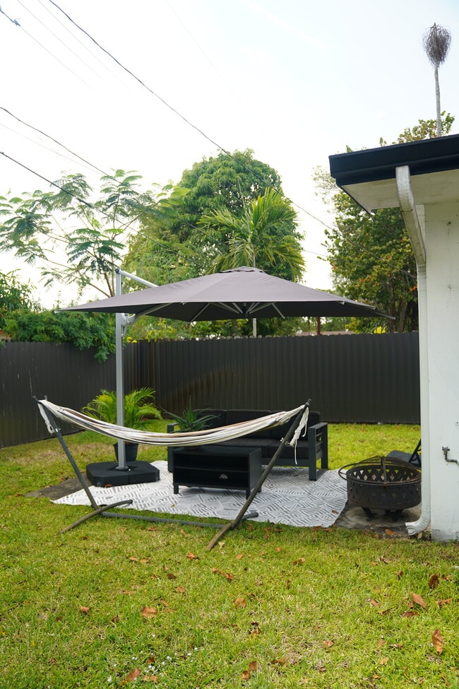 Building Photo - 1410 NW 192nd St Rental