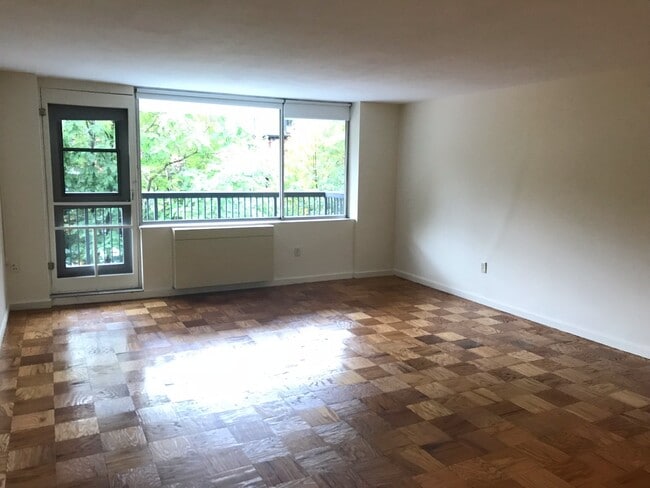 Building Photo - 101 Monmouth St Rental
