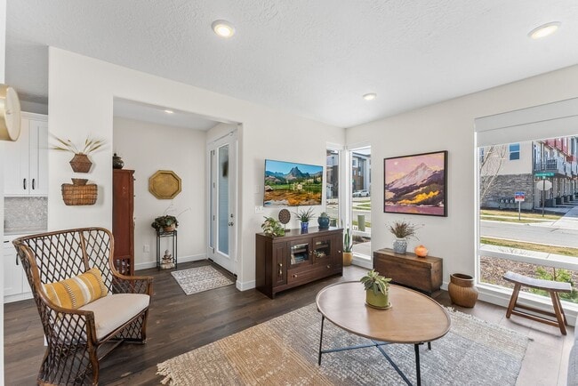 Photo - 6682 Serviceberry Dr