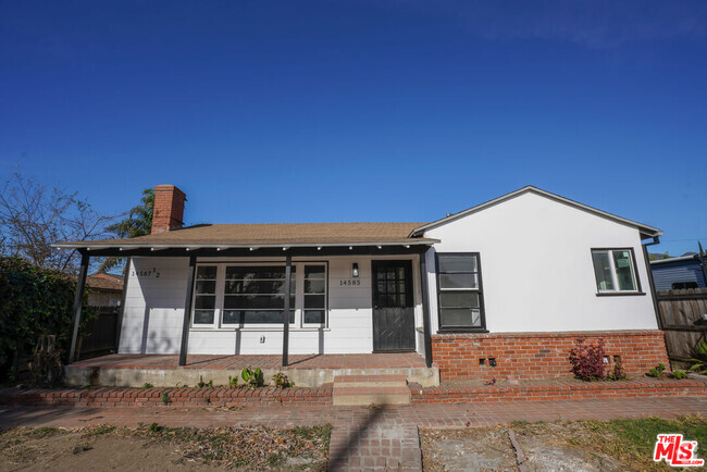 Building Photo - 14587 Lyle St Rental