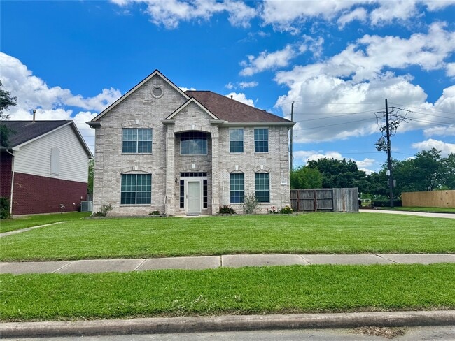 Building Photo - 16519 Village View Trail