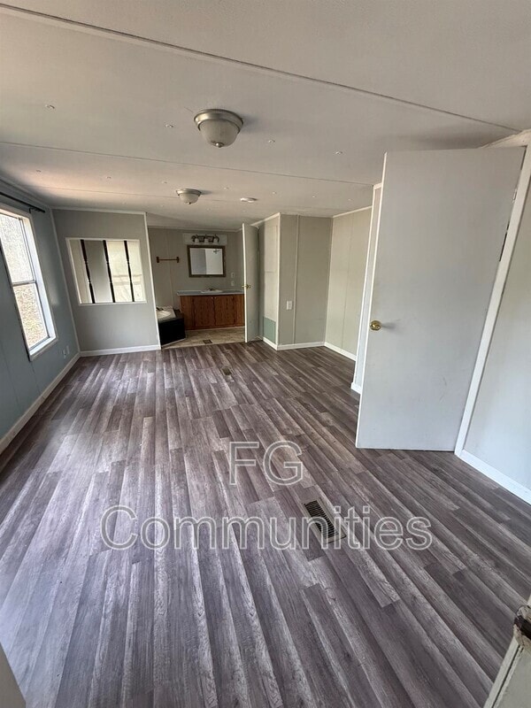 Photo - 1059 Eller Rd