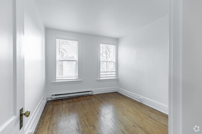 3BR, 1BA - 1200SF