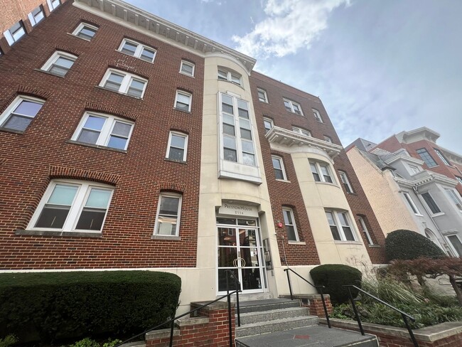 Charming Studio Unit Condo in Dupont Circle! - Charming Studio Unit Condo in Dupont Circle!