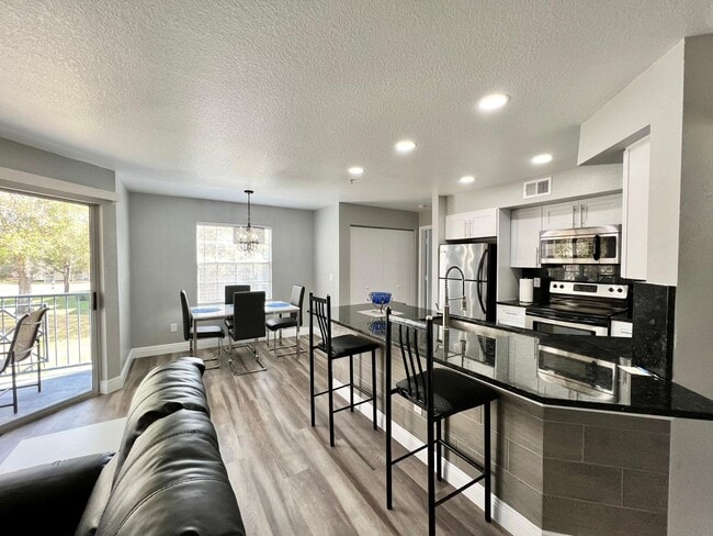 Photo - 7200 Westpointe Blvd Unit 825