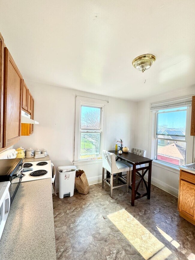 Photo - 141 E 20th Ave Unit 2