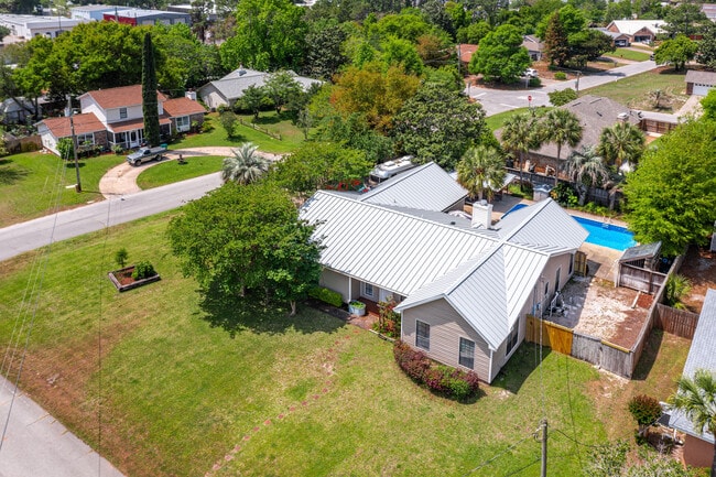 Photo - 301 Cypress St