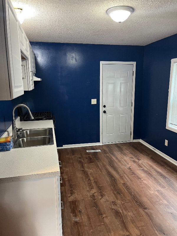 Building Photo - 823 N 42nd Ave Rental