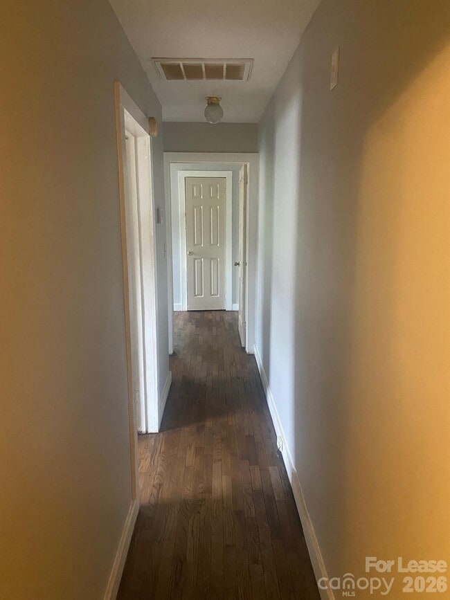 Photo - 430 Skyland Ave
