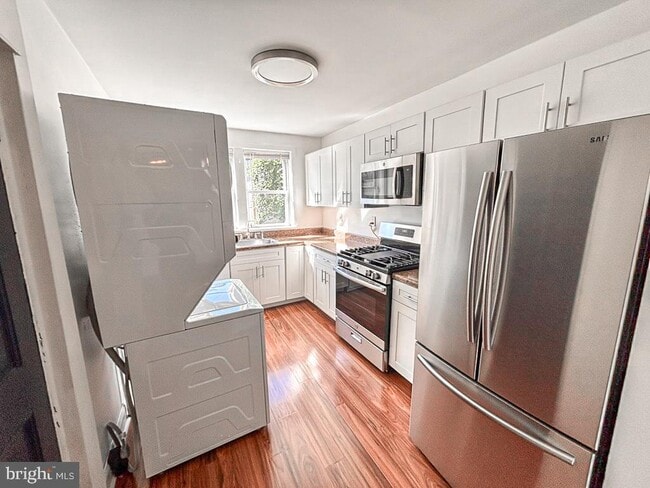 Photo - 310 E Miner St