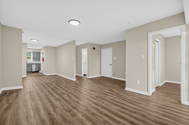 Photo - 1294 Cooper St