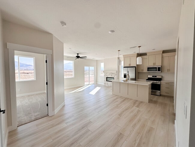 Photo - 2780 N Clark Pkwy