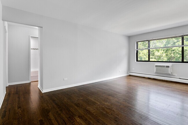 Photo - 6826 N Ridge Blvd