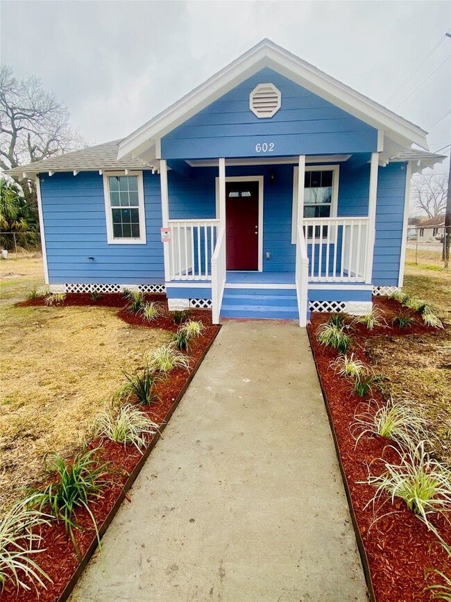 Photo - 602 Majestic St