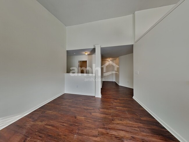 Photo - 218 Bellport Dr