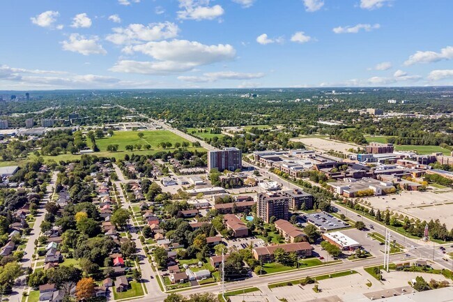 Photo - Oxford Square