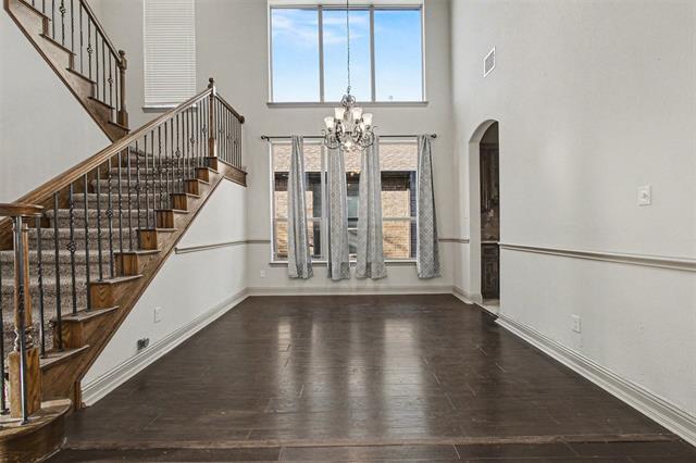 Photo - 588 Deverson Dr