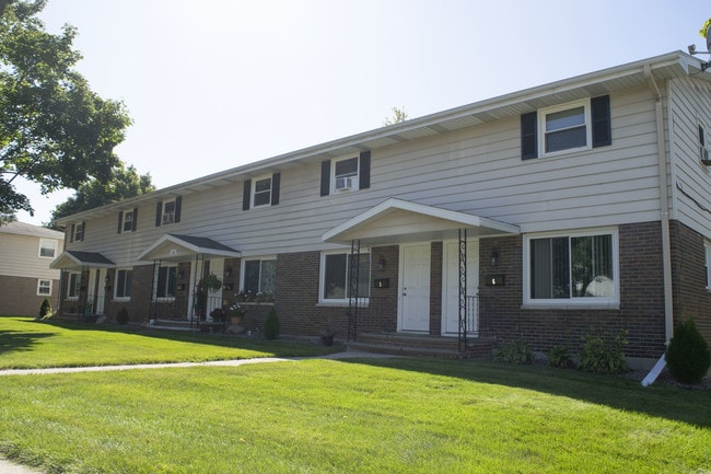 Erie Street - Erie Street Apartments