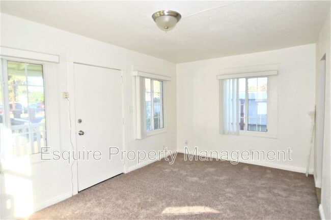 Photo - 129 S 11th St