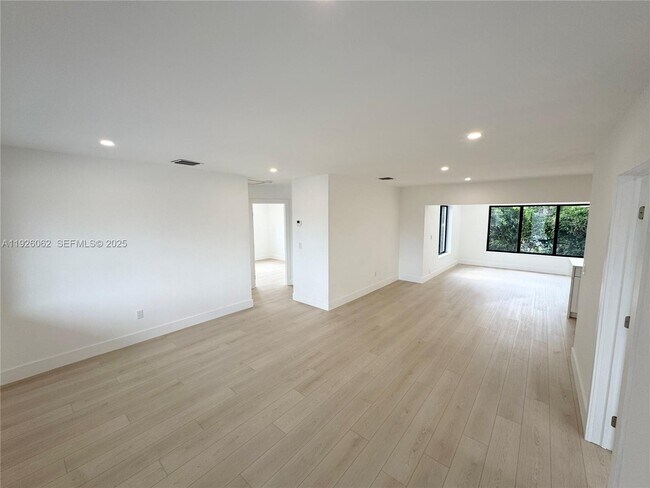 Photo - 15300 NW 32nd Ave