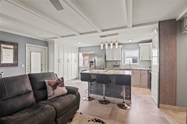 Photo - 352 Saxony Trail Unidad 352