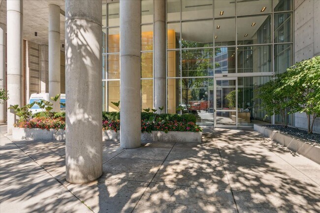510 W Erie St Unit 805