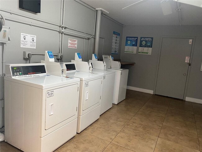 Photo - 301 SW 135th Ave Unidad 209C