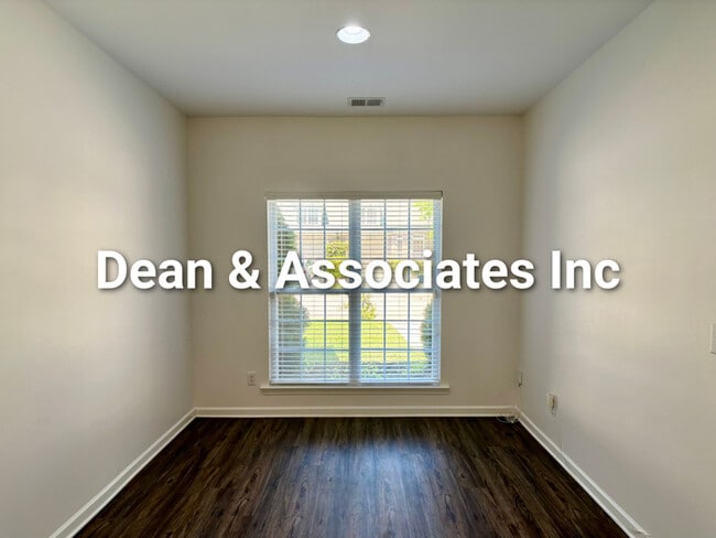 Photo - 463 Reach Dr