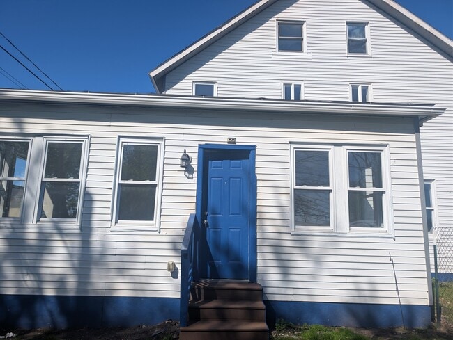 Building Photo - 500 Marion St