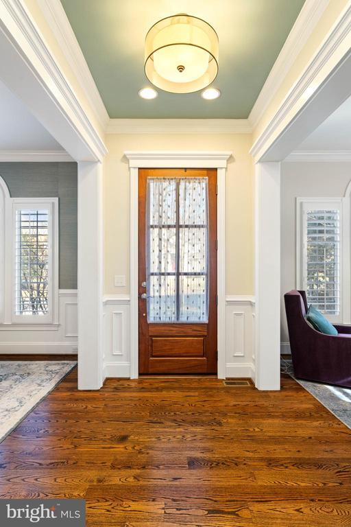 Photo - 1604 Colonial Ln