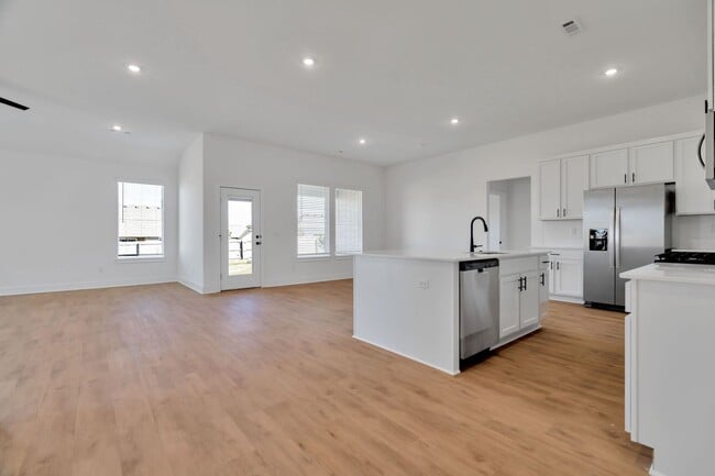 Photo - Brand-New 4 Bedroom in Siloam Springs! 3-C...