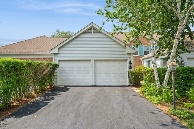 Building Photo - Gorgeous & Spacious Lincolshire Townhouse ...