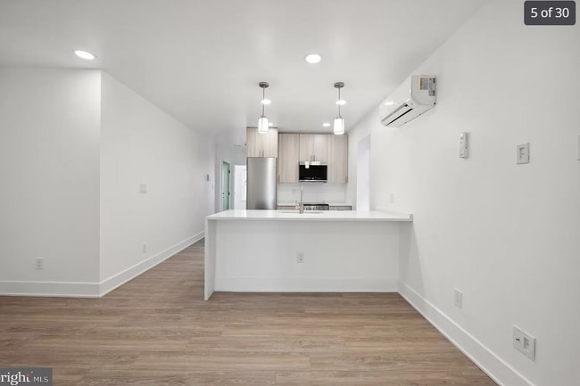 Photo - 5043 SPRUCE St Unit 5043 Spruce #3