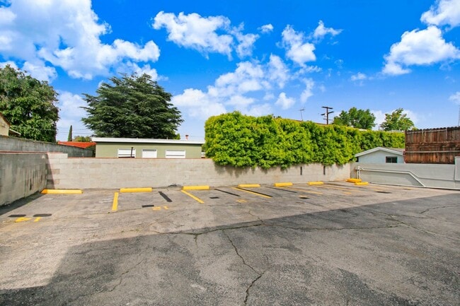 Photo - 1443 N Ave 47 Unit 6