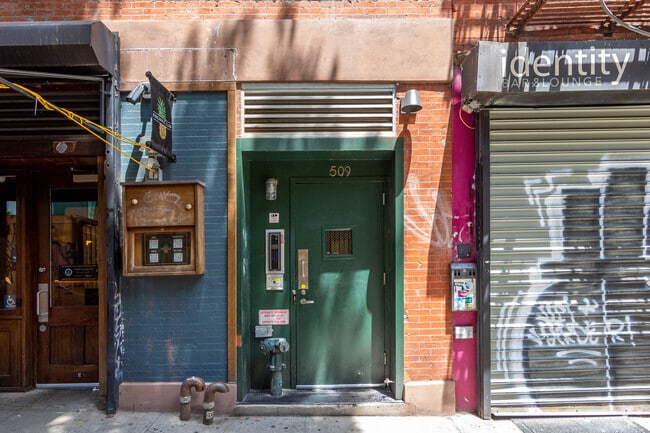 Entrance - 509 E Sixth St