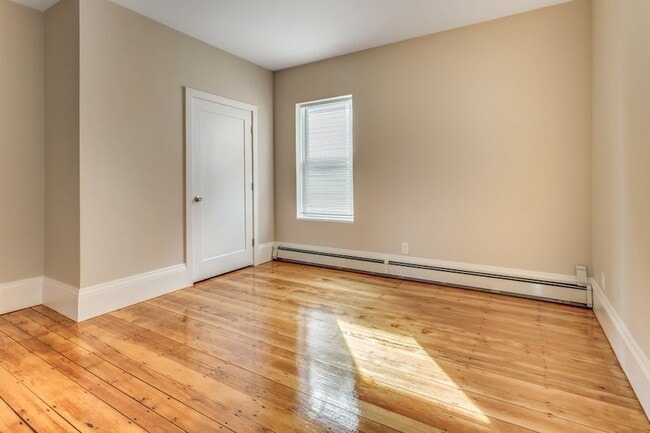 Photo - 8 Shetland St Unit 2